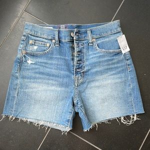 Gap 4” high rise button-fly denim shorts with washwell. Size 2 regular/26. NWT.